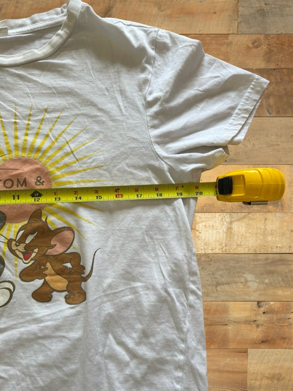 Tom & Jerry Nostalgic Graphic Tee White Vintage Style T-Shirt Tagged Medium - Picture 7 of 7